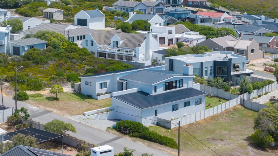 6 Bedroom Property for Sale in Agulhas Western Cape